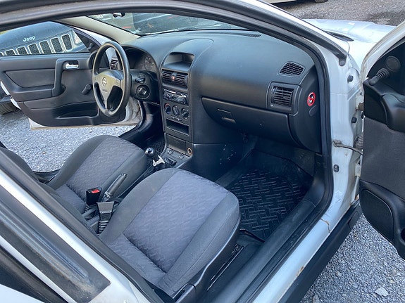 Opel Astra 4 of 9