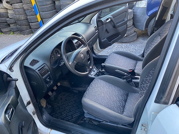 Opel Astra 6 of 9