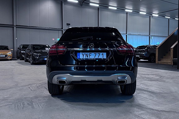 Mercedes-Benz GLA200 d 5 of 18