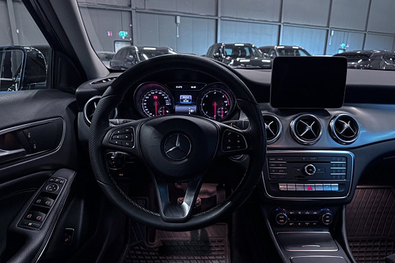 Mercedes-Benz GLA200 d 13 of 18