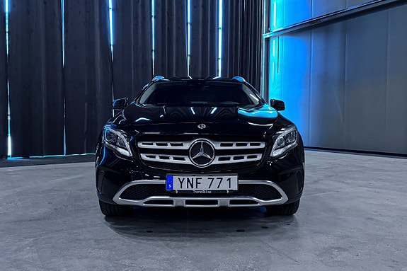 Mercedes-Benz GLA200 d 8 of 18