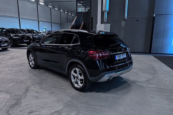 Mercedes-Benz GLA200 d 4 of 18