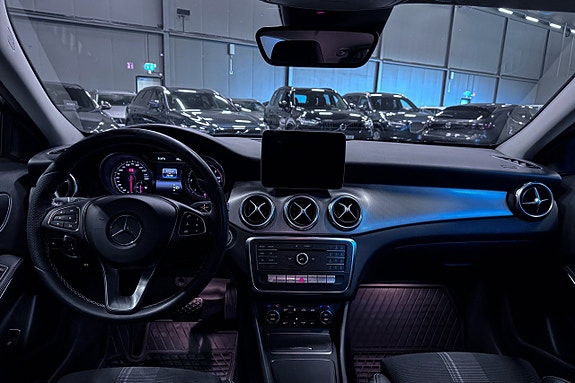 Mercedes-Benz GLA200 d 12 of 18