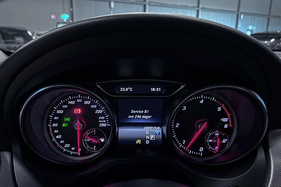 Mercedes-Benz GLA200 d 15 of 18