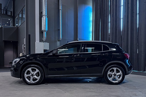 Mercedes-Benz GLA200 d 3 of 18