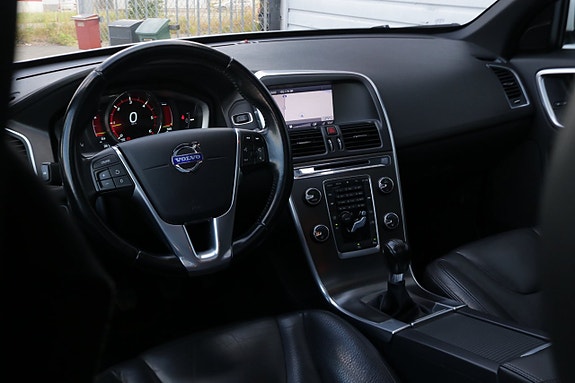 Volvo XC60 10 of 29