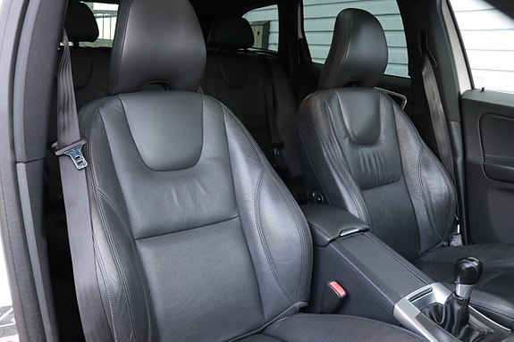 Volvo XC60 25 of 29