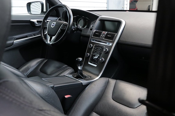 Volvo XC60 16 of 29