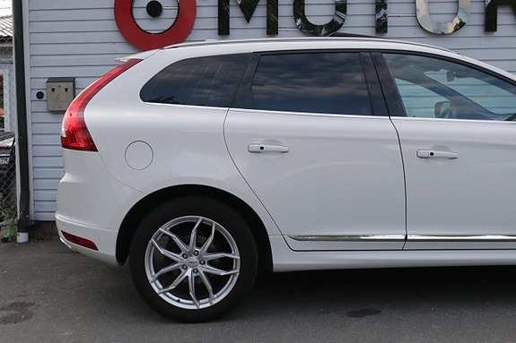 Volvo XC60 27 of 29
