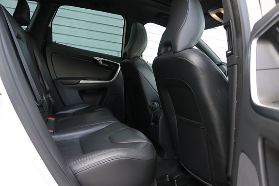 Volvo XC60 23 of 29