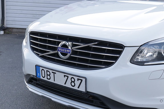 Volvo XC60 3 of 29