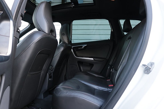 Volvo XC60 24 of 29