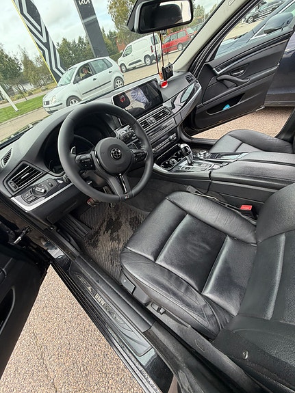 BMW 520i 4 of 8