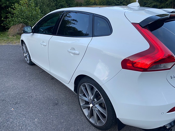 Volvo V40 7 of 16