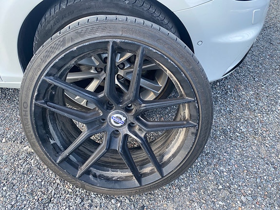 Volvo V40 9 of 16