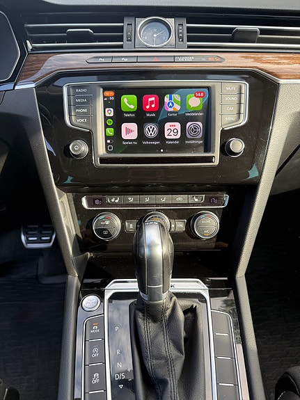Volkswagen Passat Alltrack 12 of 14