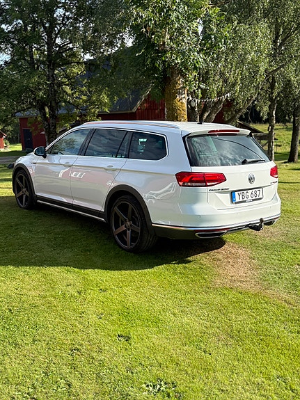 Volkswagen Passat Alltrack 6 of 14