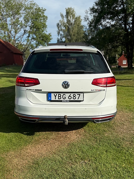 Volkswagen Passat Alltrack 5 of 14