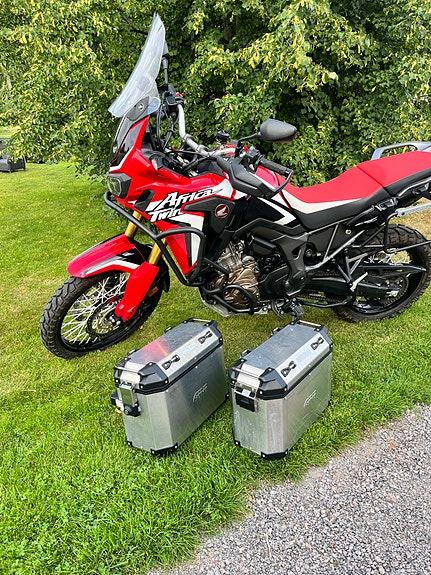 Honda CRF1000 2 of 9