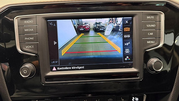 Volkswagen Passat Alltrack 17 of 18