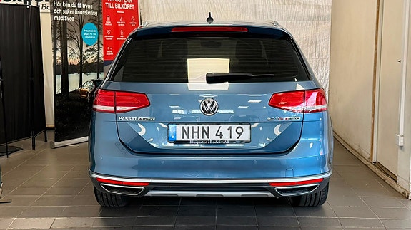 Volkswagen Passat Alltrack 5 of 18