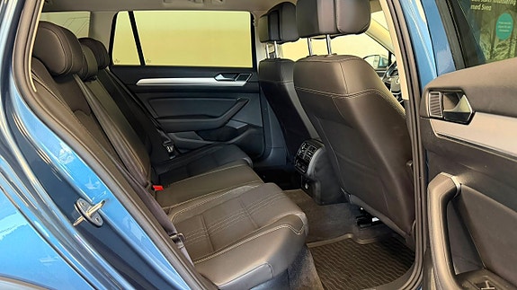 Volkswagen Passat Alltrack 13 of 18