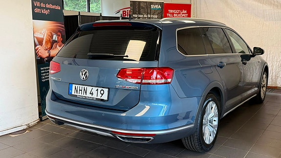 Volkswagen Passat Alltrack 4 of 18