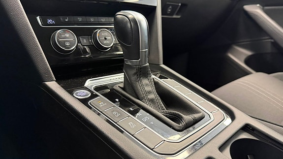 Volkswagen Passat Alltrack 16 of 18