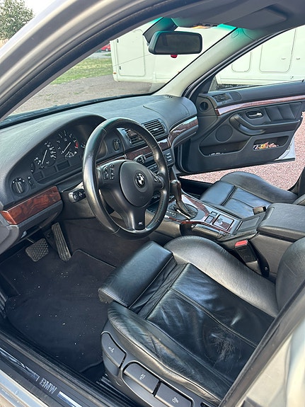 BMW 530i 5 of 13