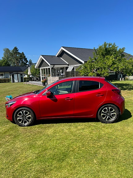 Mazda 2 3 of 6