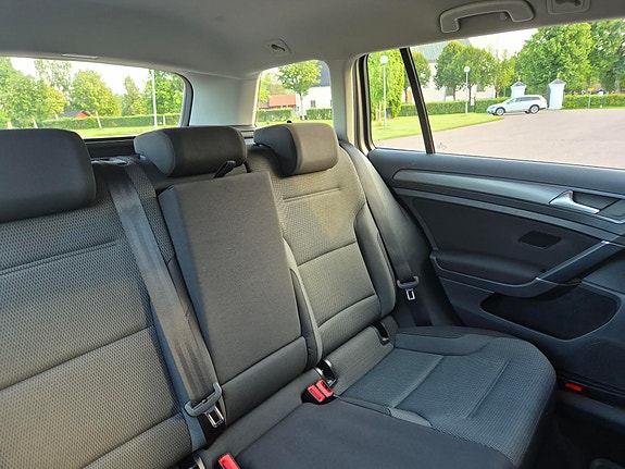 Volkswagen Golf VII 6 of 10