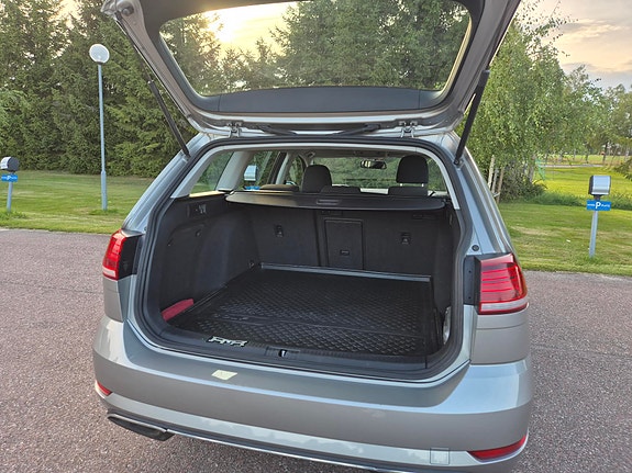 Volkswagen Golf VII 8 of 10