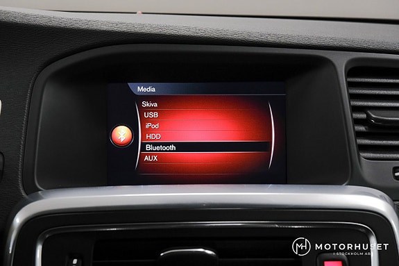 Volvo V60 Cross Country 12 of 17