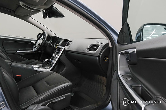Volvo V60 Cross Country 9 of 17