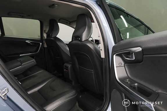Volvo V60 Cross Country 11 of 17
