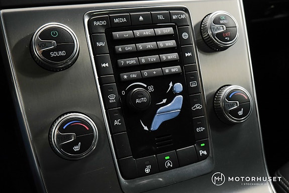 Volvo V60 Cross Country 14 of 17
