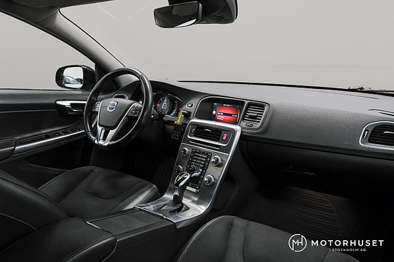 Volvo V60 Cross Country 10 of 17