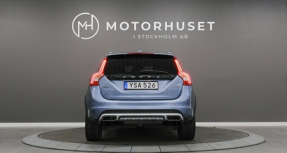 Volvo V60 Cross Country 5 of 17