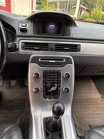 Volvo V70 9 of 12