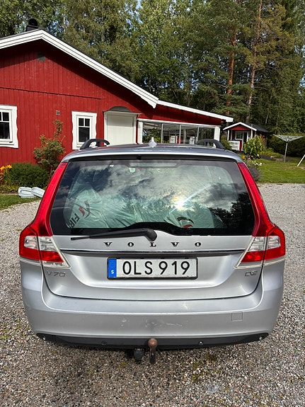 Volvo V70 6 of 12