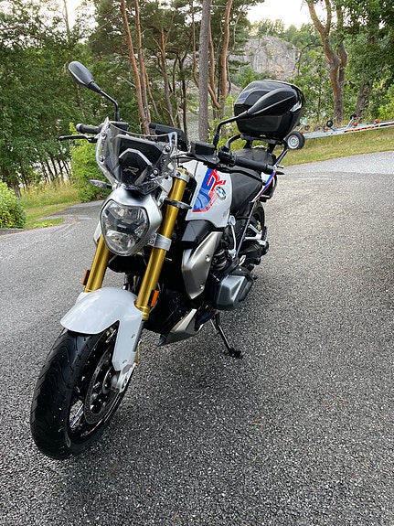 BMW R 1250 R 2 of 12