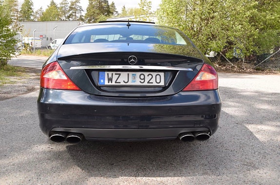 Mercedes-Benz CLS55 3 of 9