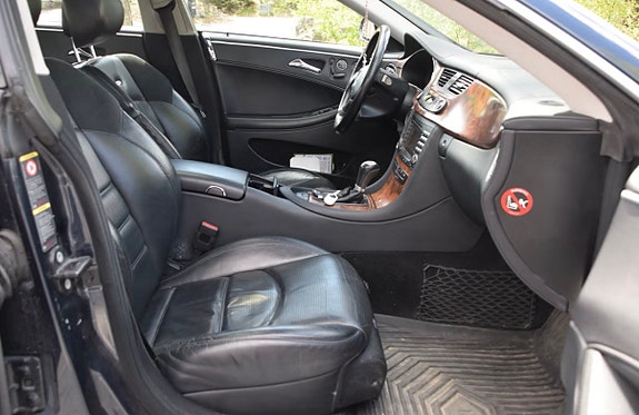 Mercedes-Benz CLS55 8 of 9