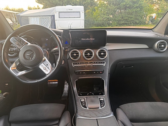 Mercedes-Benz GLC300 de 3 of 4