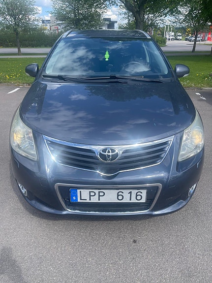 Toyota Avensis 4 of 11