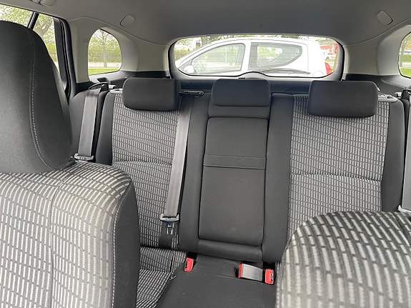 Toyota Avensis 9 of 11