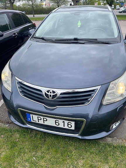 Toyota Avensis 7 of 11