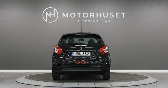 Peugeot 208 5 of 17