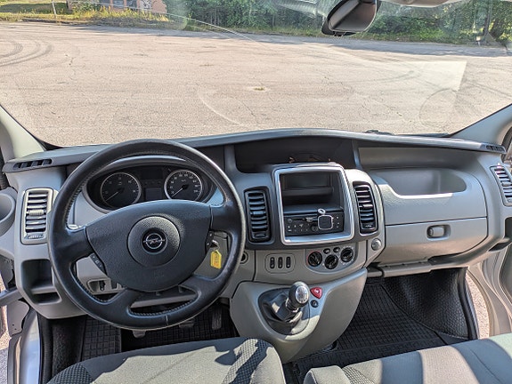 Opel Vivaro 8 of 11