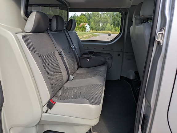 Opel Vivaro 7 of 11